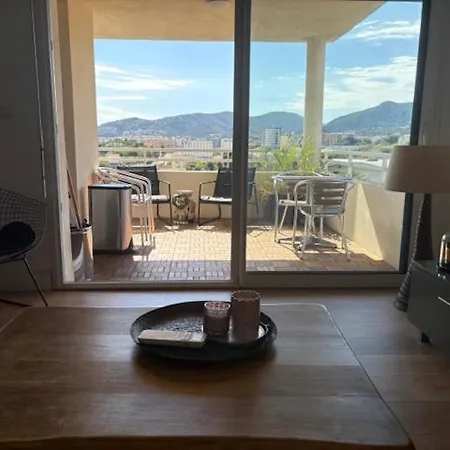 Lumineux 65 M2 A L'entree Аяччо