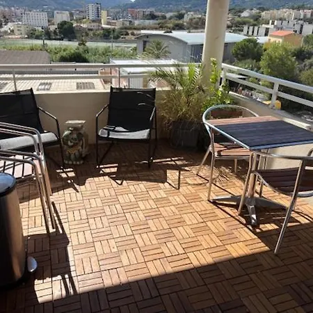 Lumineux 65 M2 A L'entree Аяччо