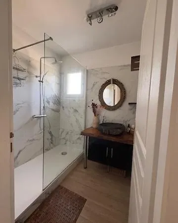 Апартаменты Lumineux 65 M2 A L'entree