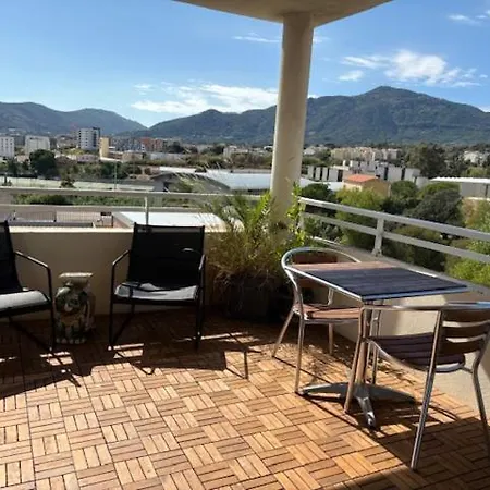 Lumineux 65 M2 A L'entree Аяччо